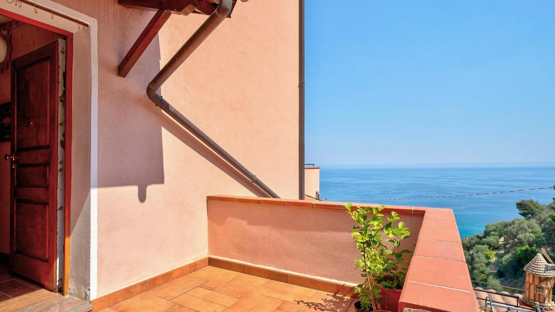 Casa Scotland Apartment Ventimiglia Italy